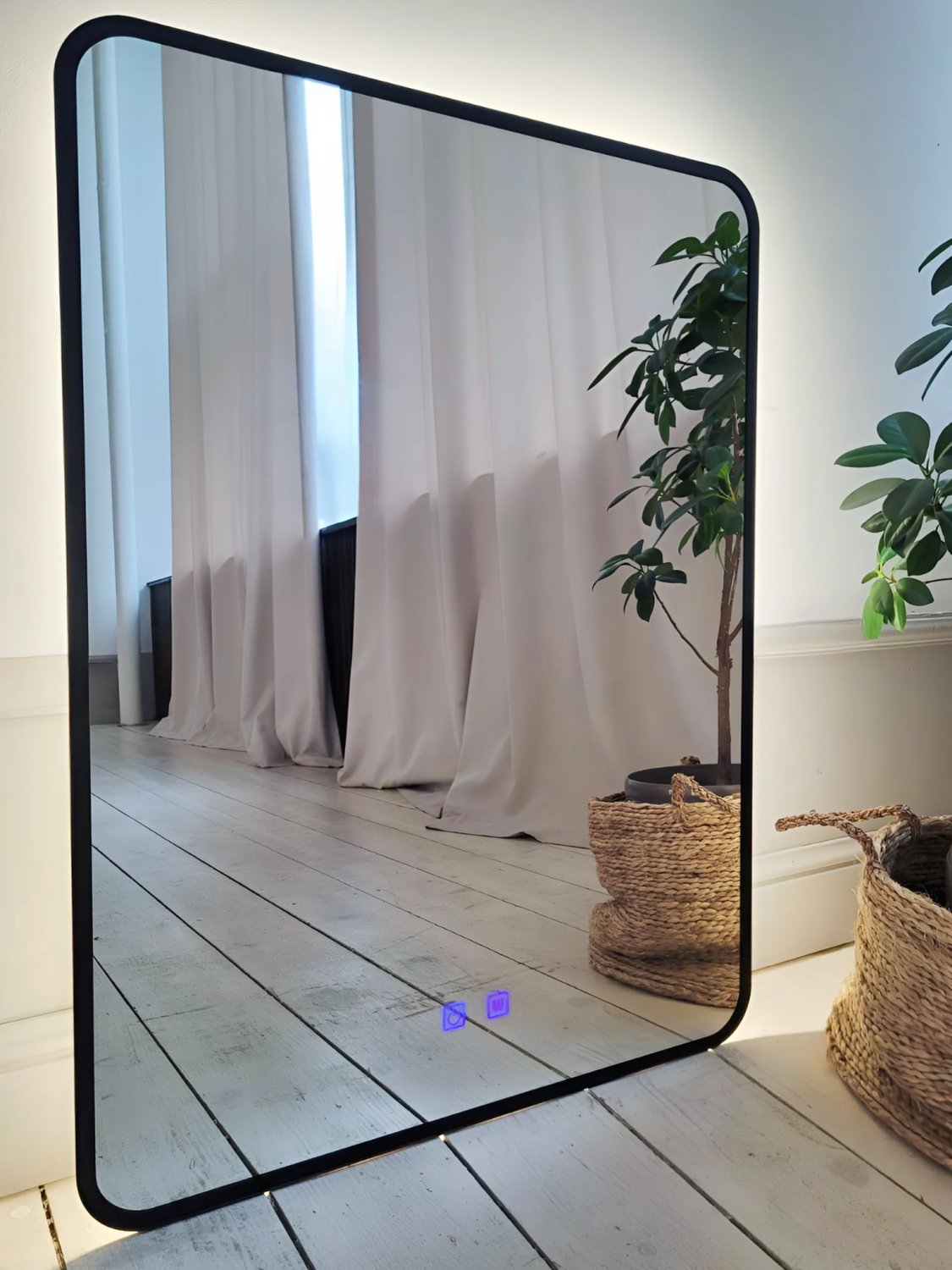 Зеркало с LED-подсветкой и подогревом, чёрная рама